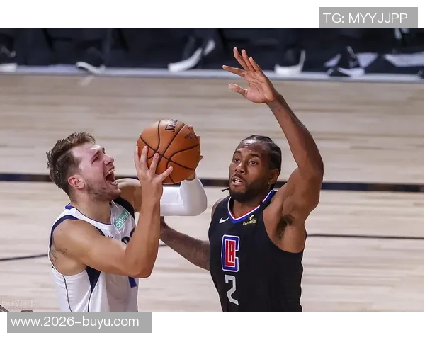 乔约翰逊谈克莱现状认为他需要队友帮助以找回状态