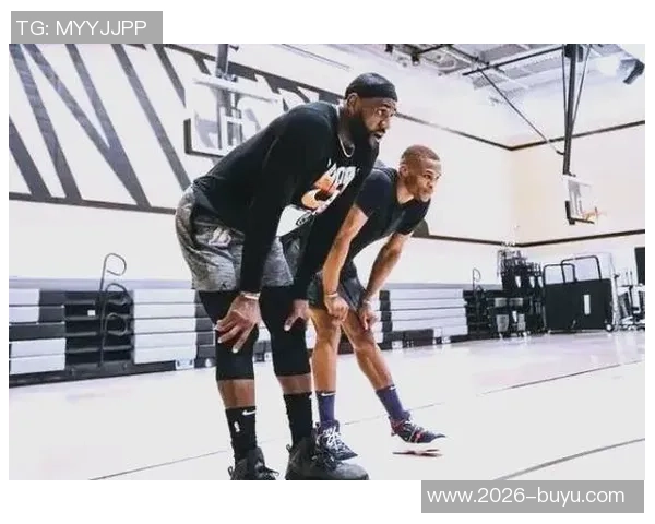 詹姆斯因伤缺席五场湖人新三人组磨合计划面临挑战